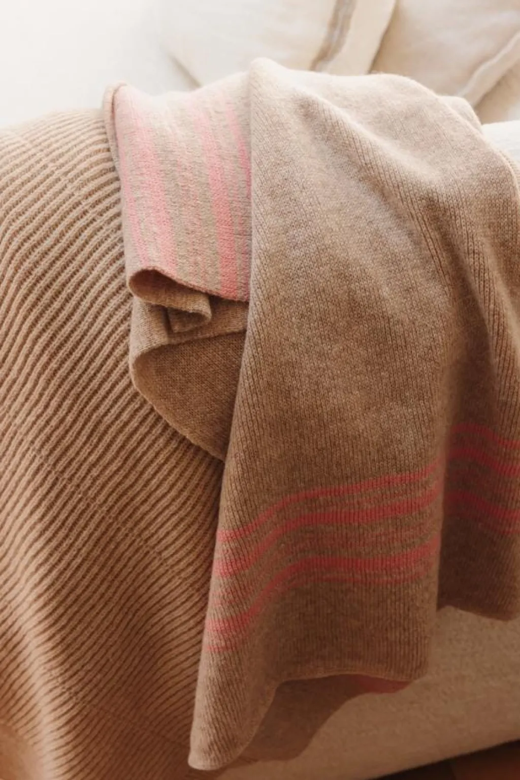 Hvid Deken Gilbert - Sand / Bubblegum - Discount