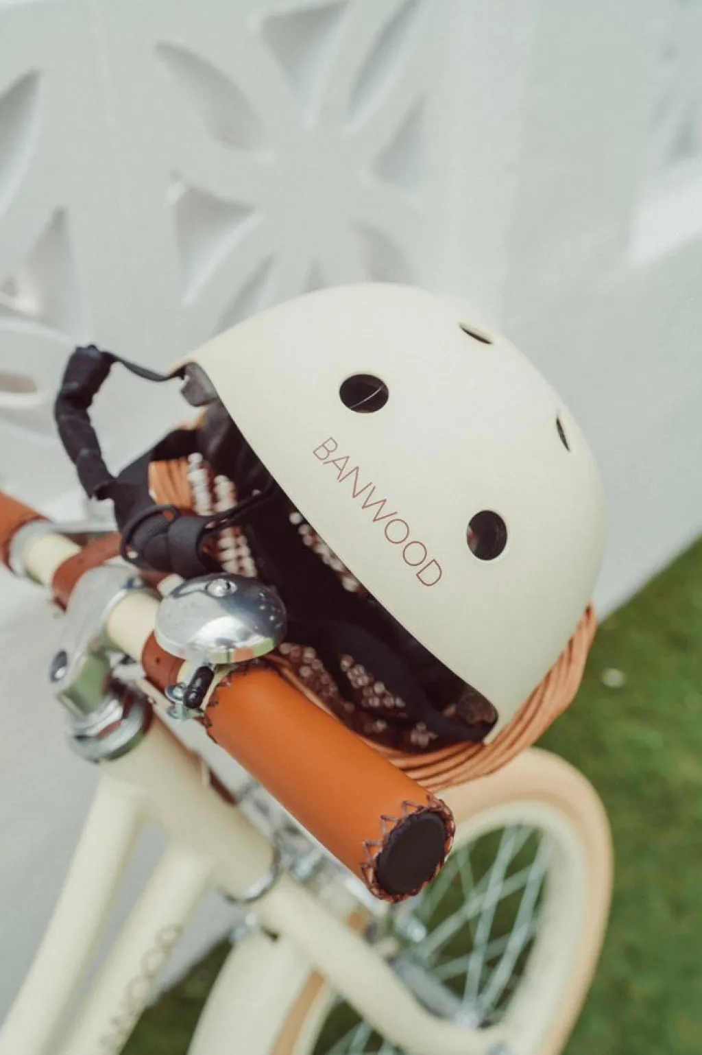 Banwood Helm - Cream - Discount