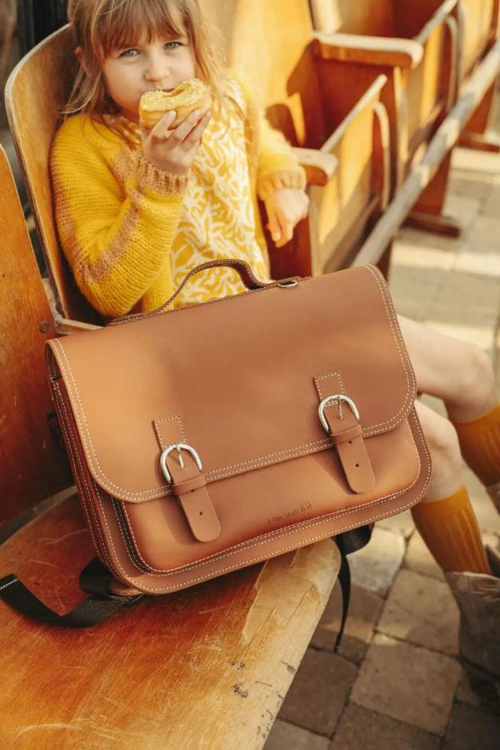 Own Stuff Lederen boekentas met gespen - Chestnut bruin -