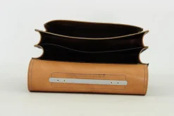 Own Stuff Lederen boekentas met magneetsluiting - Marine - Best