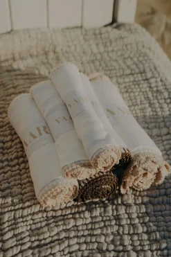 Yaarn Muslin swaddle 120x120cm handgemaakt Large - Stone - Hot